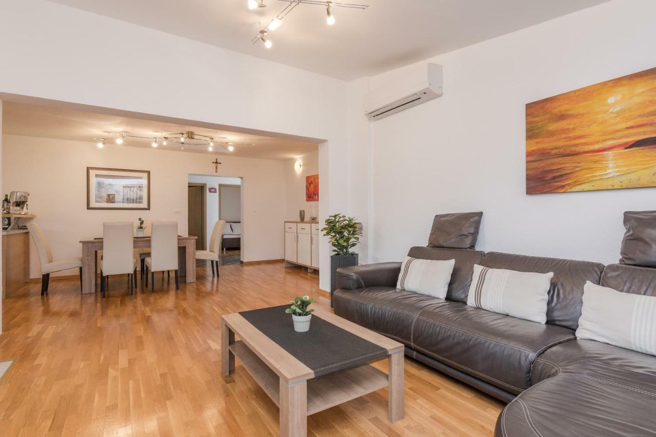 Apartment Natalie Sea View With 3 Bedrooms And Everything Is Air-Conditioned 살리 외부 사진