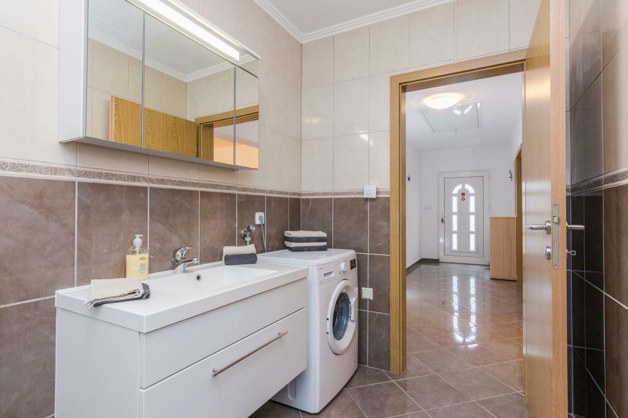 Apartment Natalie Sea View With 3 Bedrooms And Everything Is Air-Conditioned 살리 외부 사진