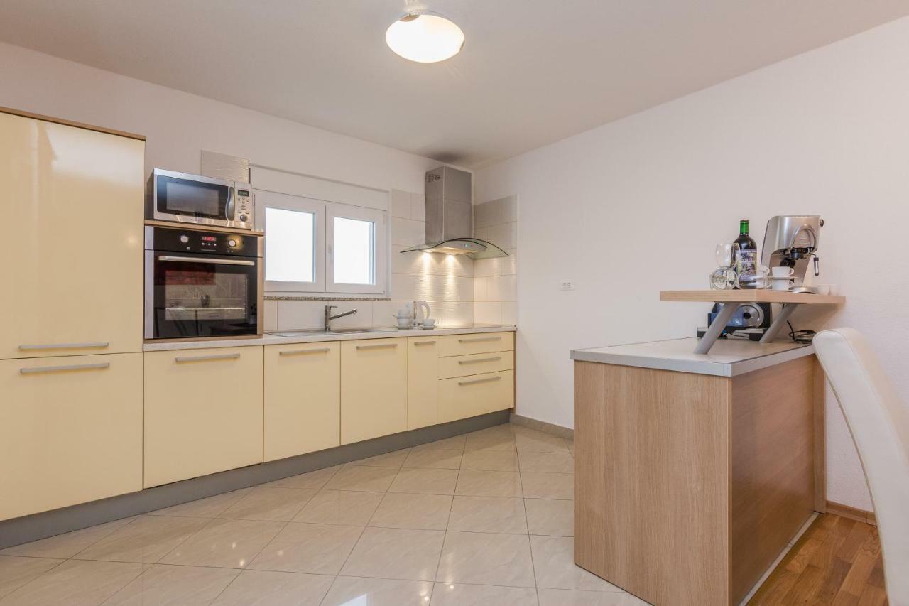 Apartment Natalie Sea View With 3 Bedrooms And Everything Is Air-Conditioned 살리 외부 사진