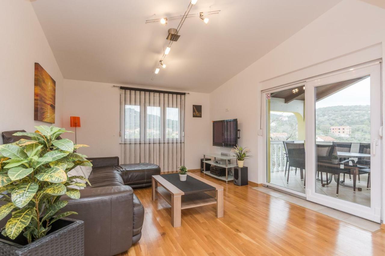 Apartment Natalie Sea View With 3 Bedrooms And Everything Is Air-Conditioned 살리 외부 사진