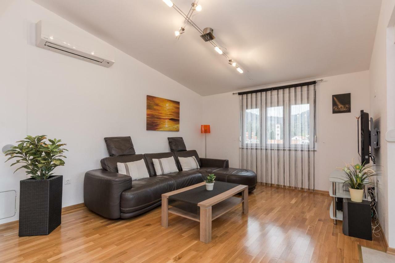 Apartment Natalie Sea View With 3 Bedrooms And Everything Is Air-Conditioned 살리 외부 사진